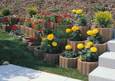 Aménagement planté avec des éléments MINIFLOR de teinte brune